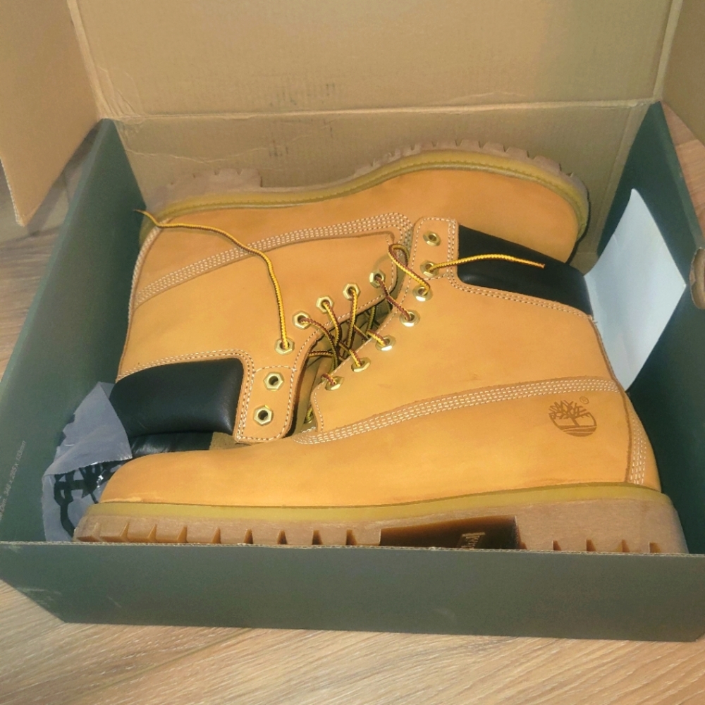 MEN'S TIMBERLAND® PREMIUM 6-INCH WATERPROOF BOOTS Size 10.5